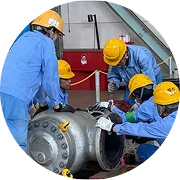 チームで検品作業を行う様子